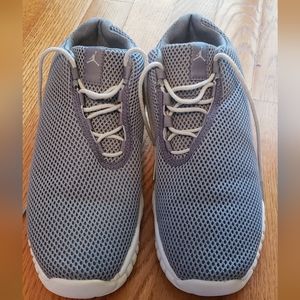 Jordan Future Grey Mist/ White size 6Y